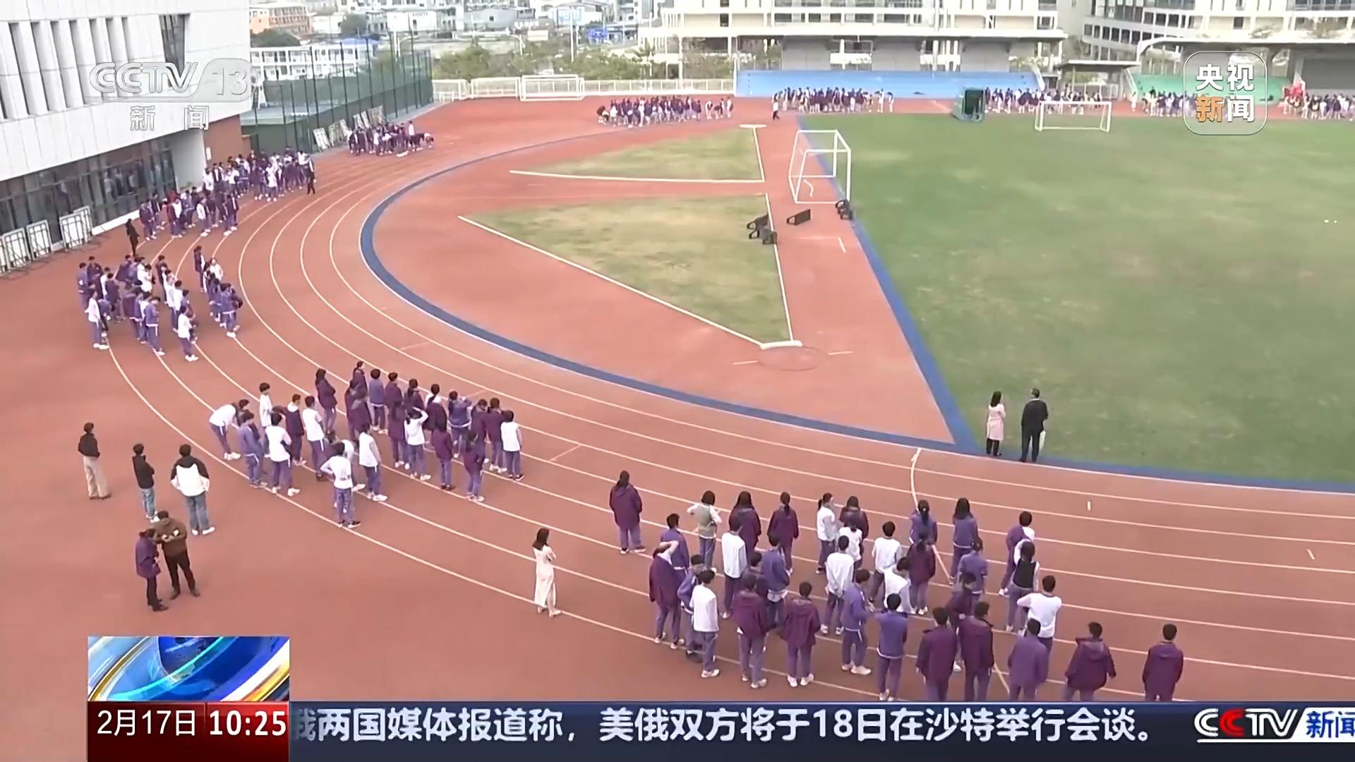 展现了他在